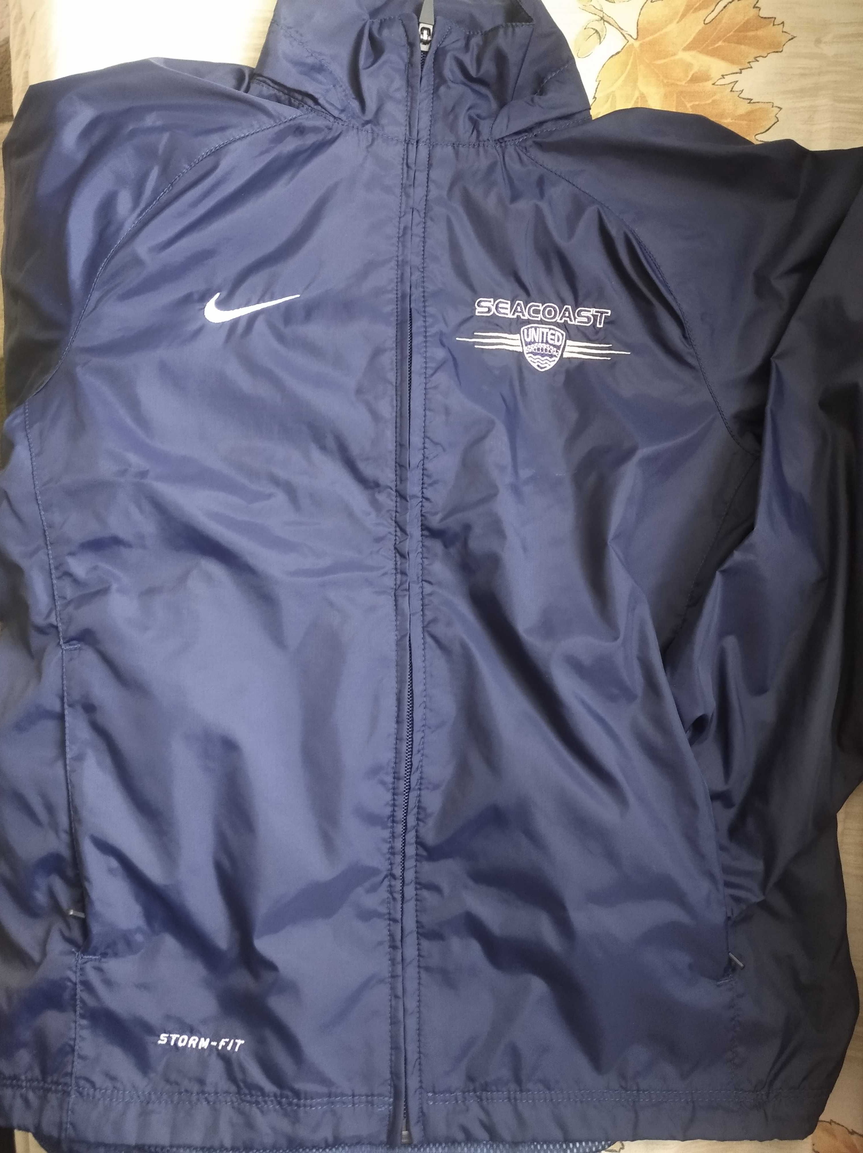 Ветровка и блуза за спорт Nike