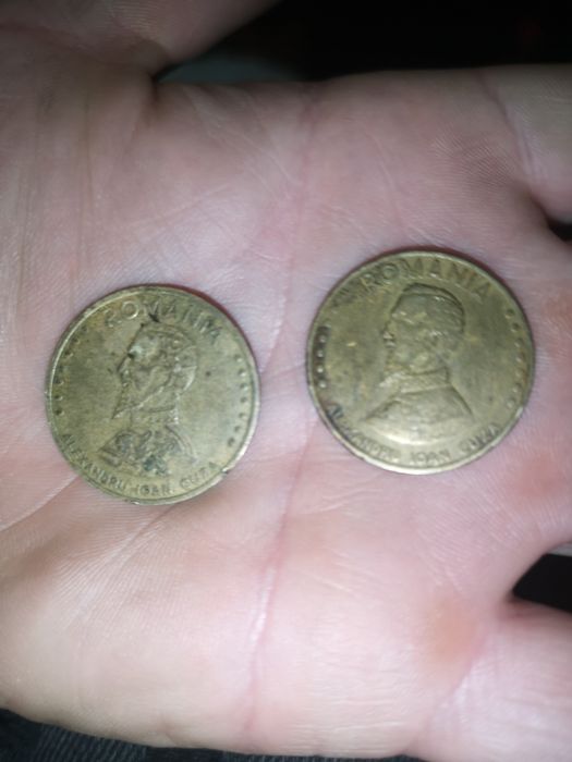 Monede de 50 de lei 2 sunt din 1993 și 1 din 1992
