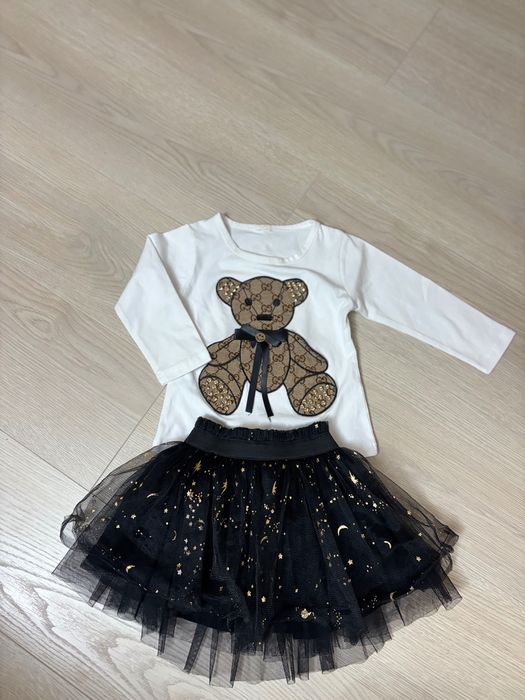 Пола и блузка с мече