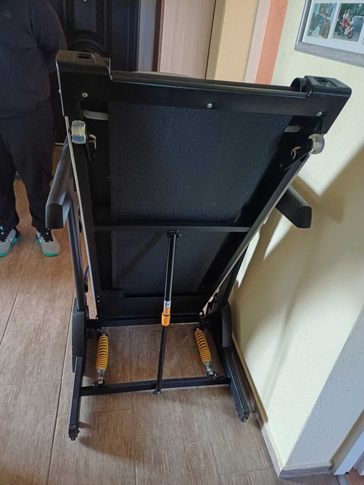 Продавам личната си бягаща пътека ползвана само четири пъри