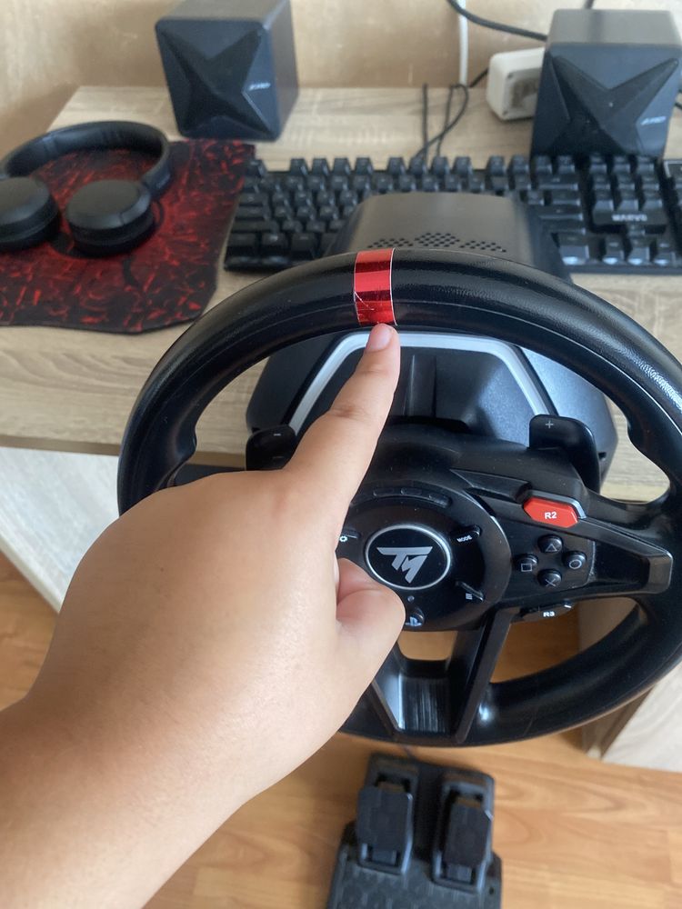 Продавам волан Thrustmaster T128 с педали.Без оригинален кашон.