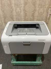 Продам принтер Hp laserjet 1102 в отличном состояние
