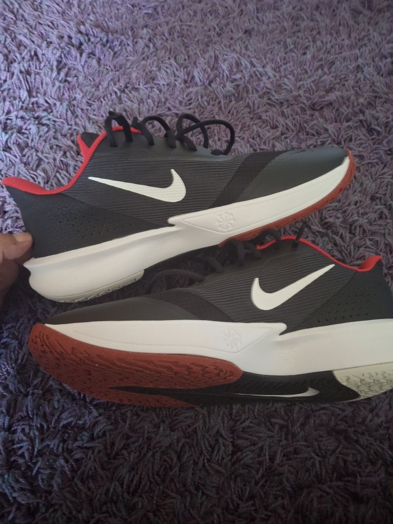 Nike нови 80лв  42номер