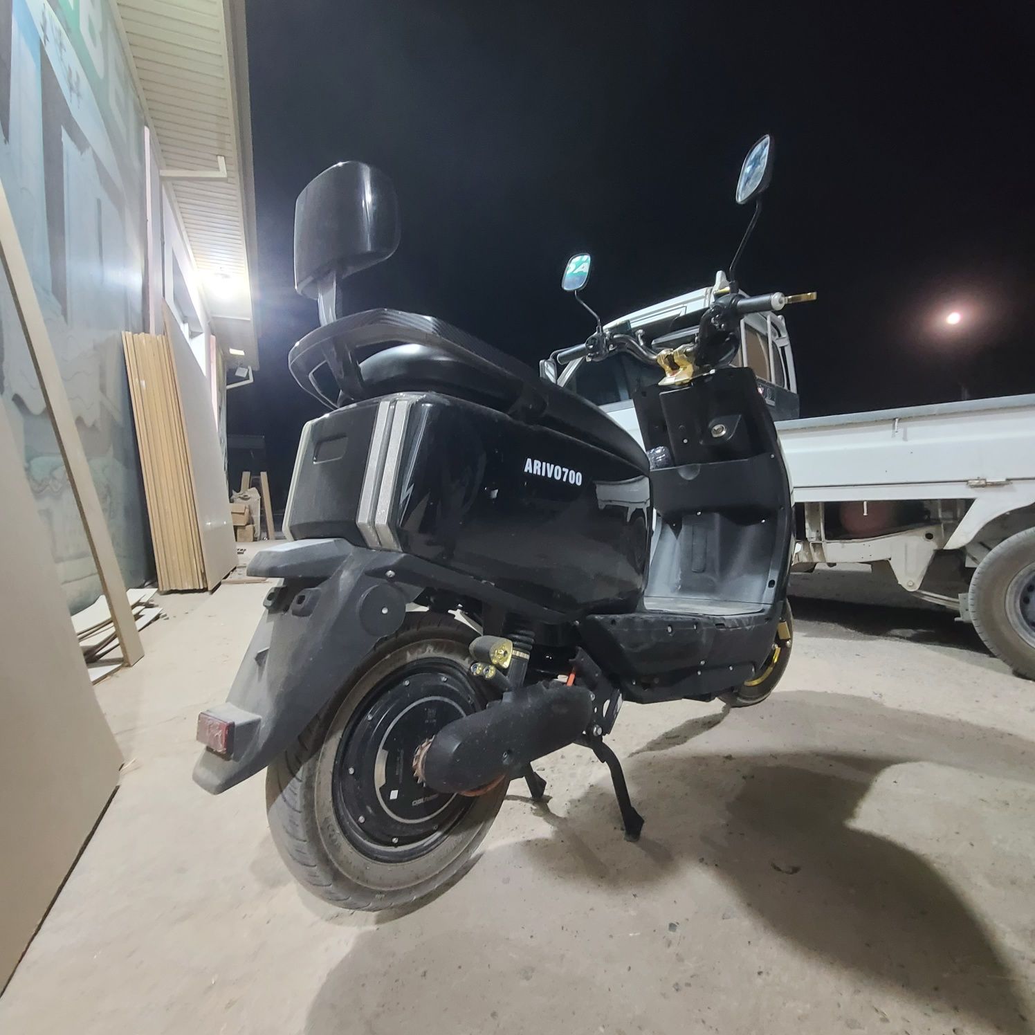 70 kim  yuradi  80 ga chiqadi