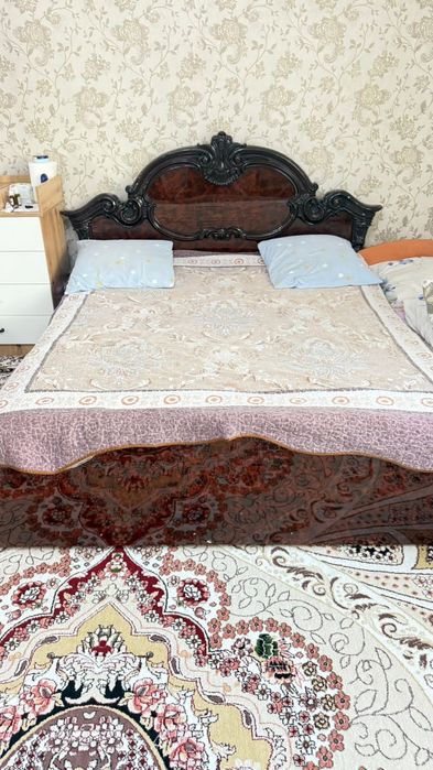 Спальный гарнитур