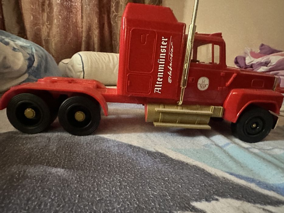 Macheta camion  cu remorca