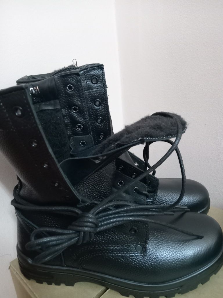 Продам берцы  зимние,летние