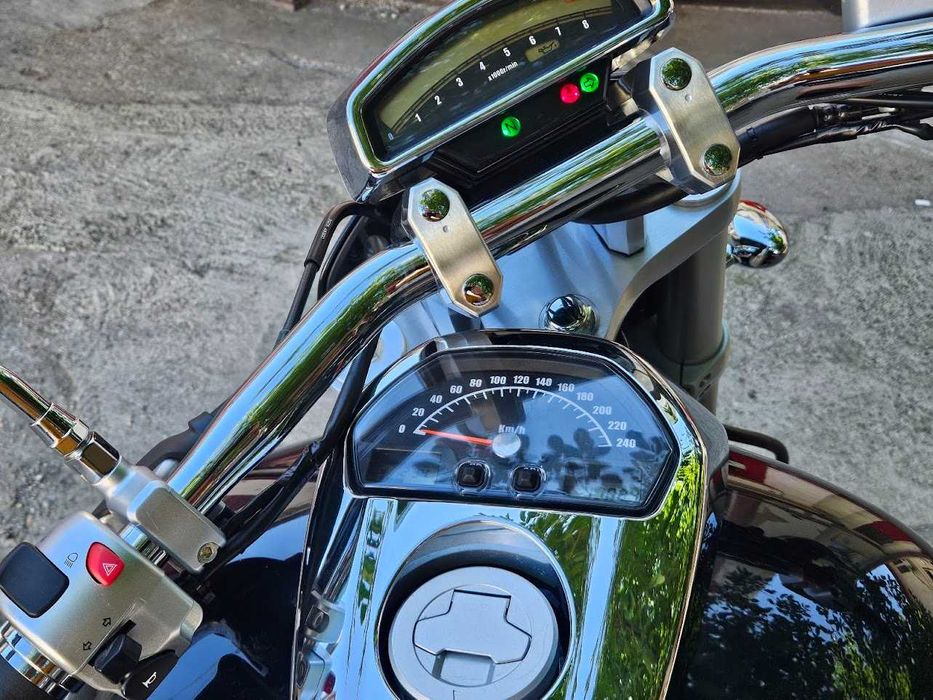 Motocicleta VZR1800 ( M109R )