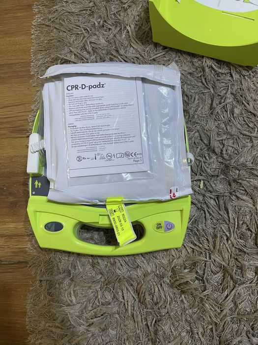Defibrilator  zoll aed plus,Nou