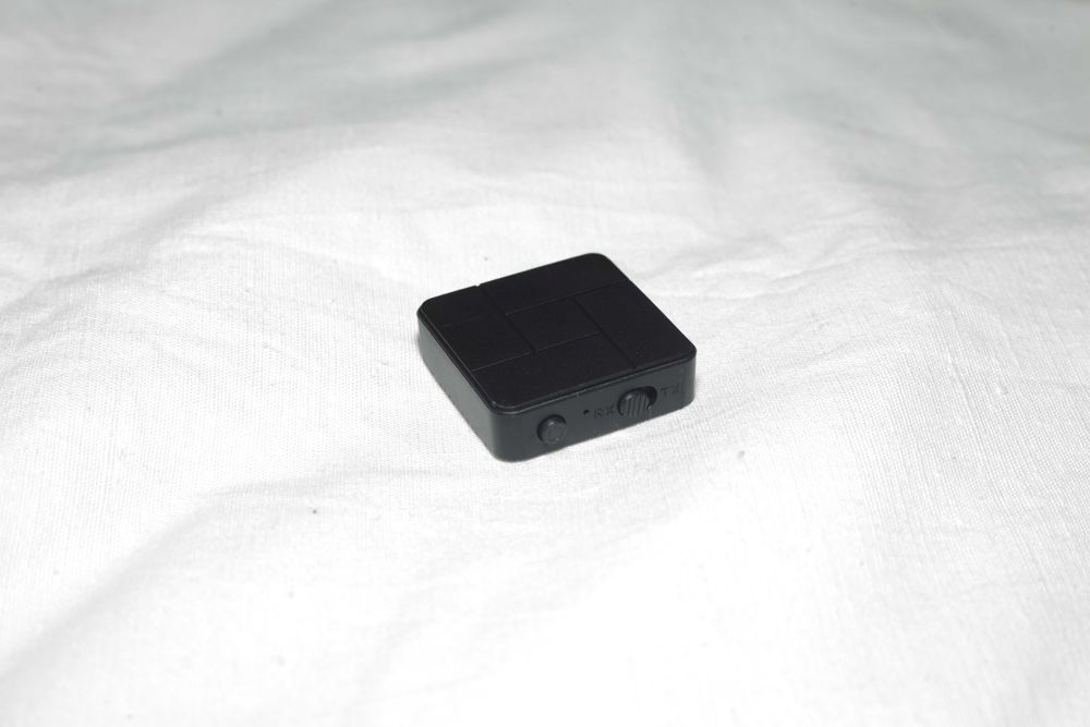 Adaptor Bluetooth 2 în 1 Audio 3.5mm Transmițător și Receiver Wireless
