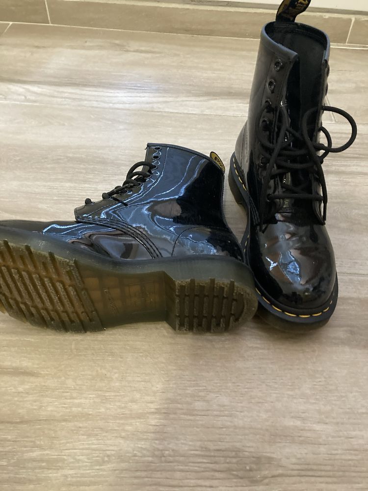 Боти Dr. Martens