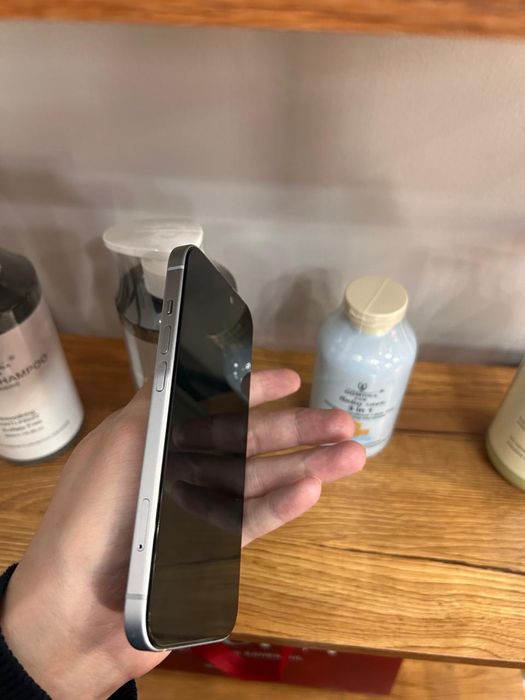 IPhone 15 продается