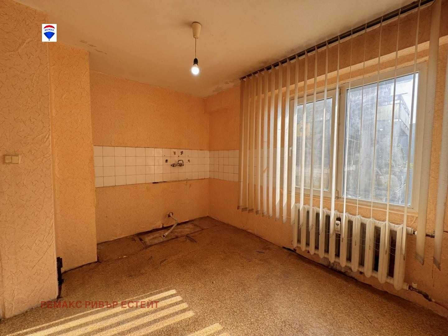 Двустаен апартамент за продажба кв. Здравец Север