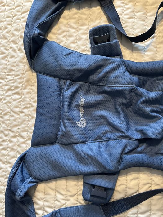Marsupiu pentru bebelusi Ergobaby Embrace Soft Air Mesh
