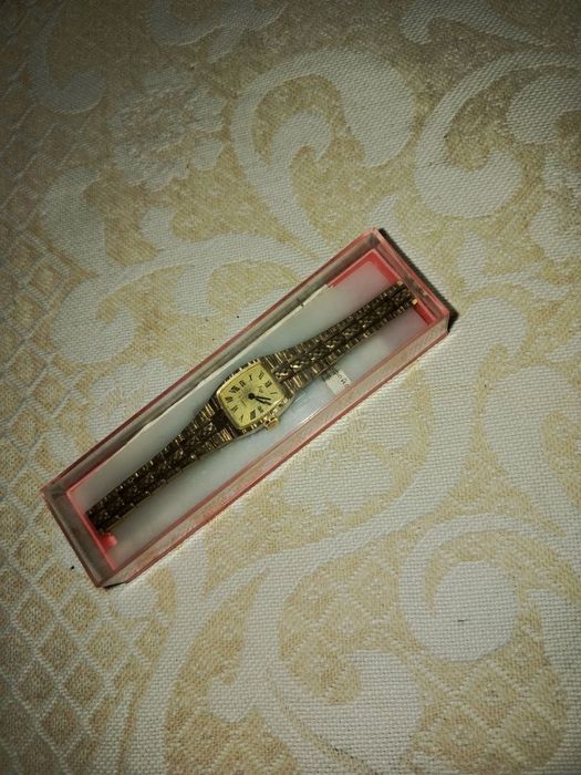 Часы наручные женские