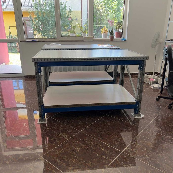 Banc de lucru, masa de lucru la comanda