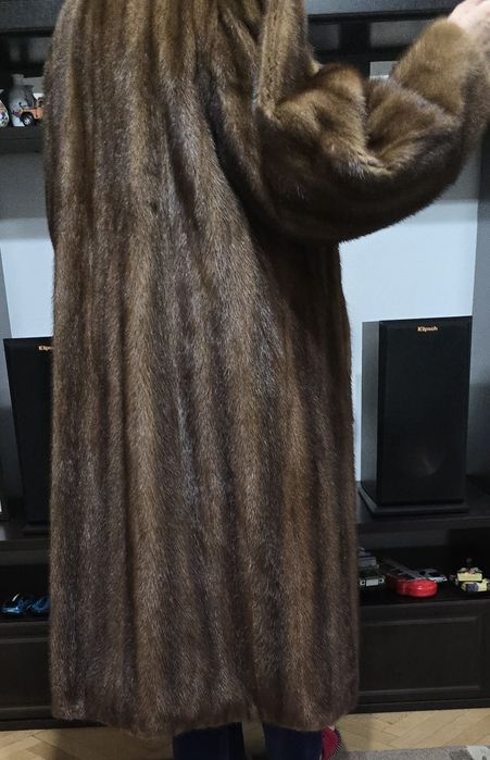 Haina dama nurca, deosebita, marimea L, made in Finlanda