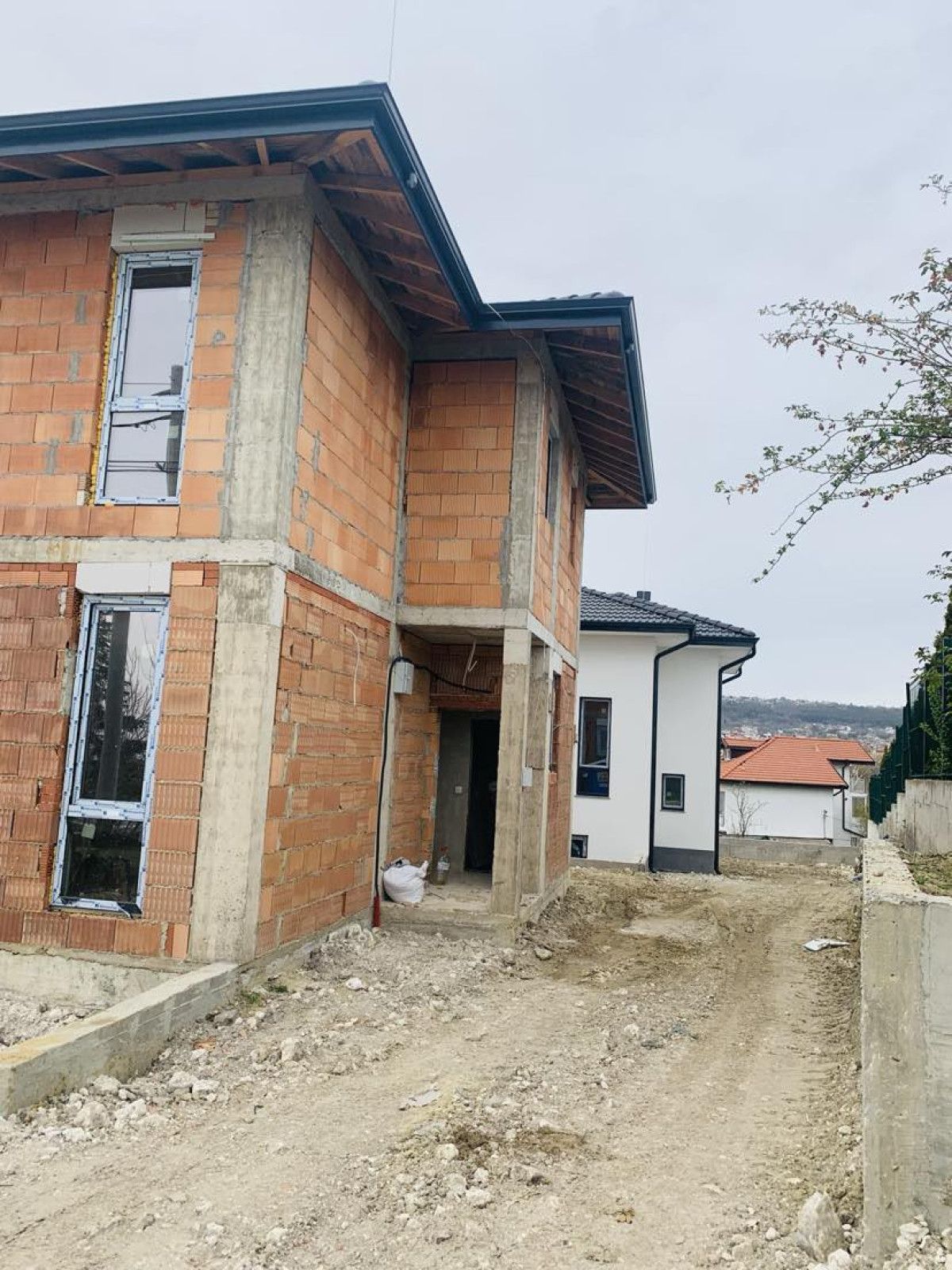 Продавам къща в м-т Траката, Варна