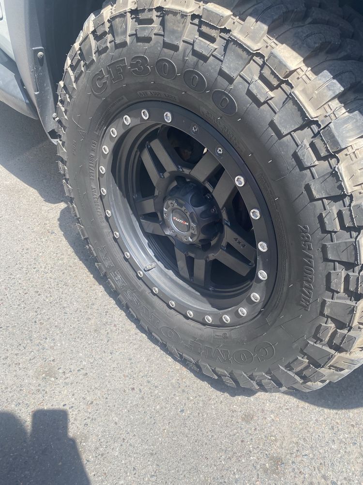 Грязевые Mud Terrain (M/T) 285/70 R17 COMFORSER CF3000
