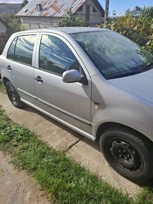 Vand Skoda fabia,an 2002,motor 1.4 benzina,proprietar
