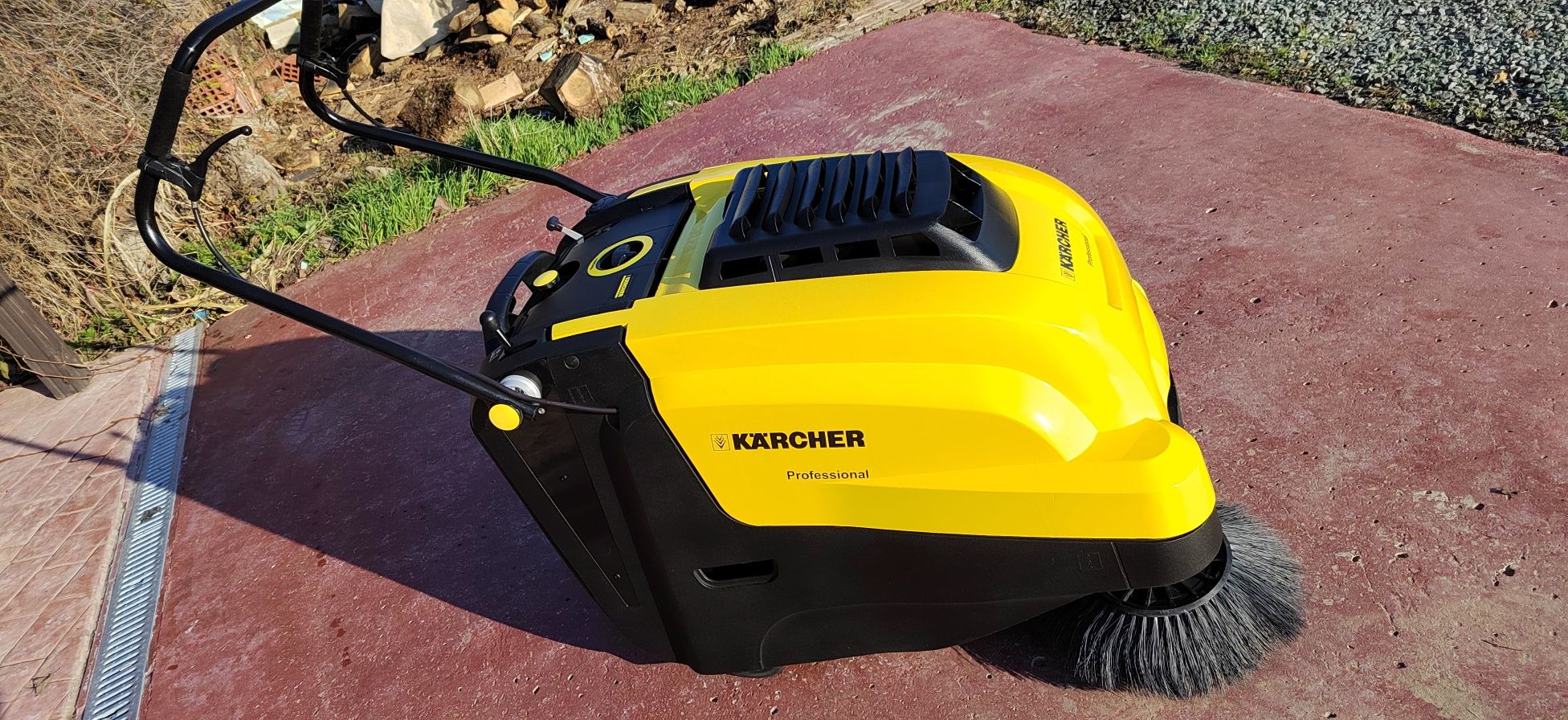 Karcher Km 75/40 WP Бензинова професионална метачна машина