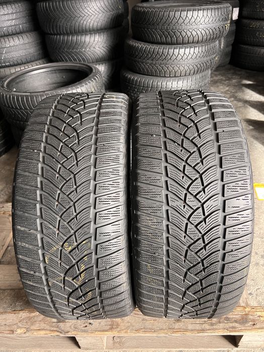 2 anvelope iarna 225/40/18 , GoodYear !