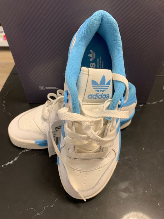 ADIDAS маратонки чисто нови внос от Великобритания