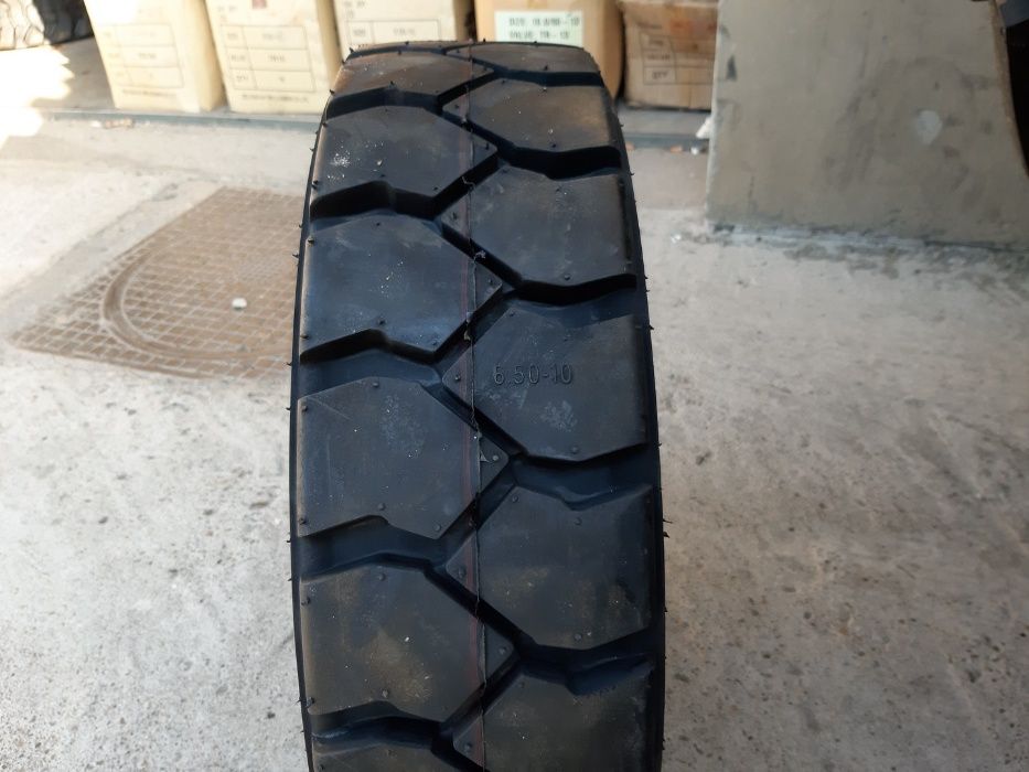 Anvelope de stivuitor 6.50-10 cu garantie livrare oriunde in tara tva