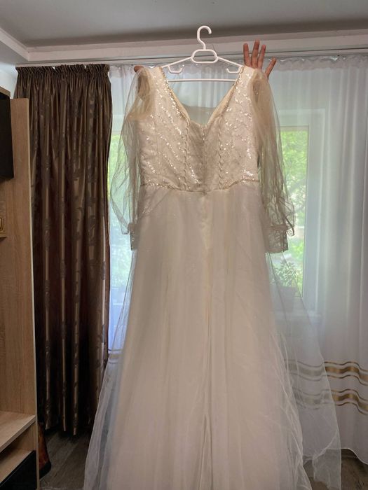 Vând rochie de mireasa ,rochia a costat 1200 lei