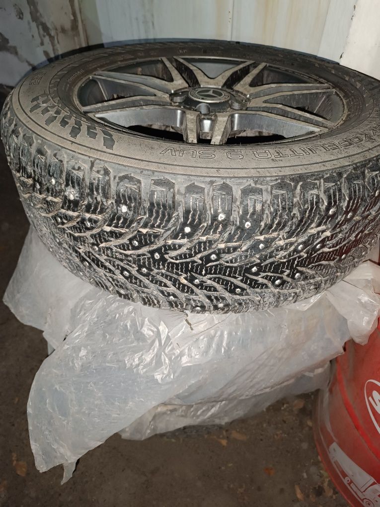Продам диски с резиной 235 60 r17