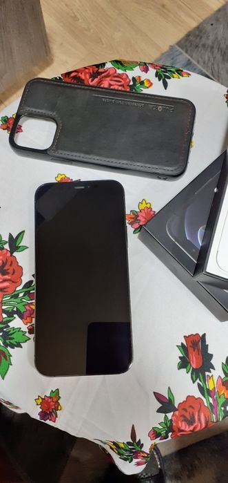 Продам iPhone в хорошем состоянии двенадцати про