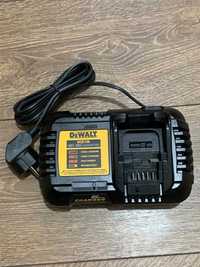 Dewalt DCB1106 зарядник 6 Ампер