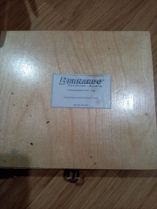 Varf rotativ, cutite strung