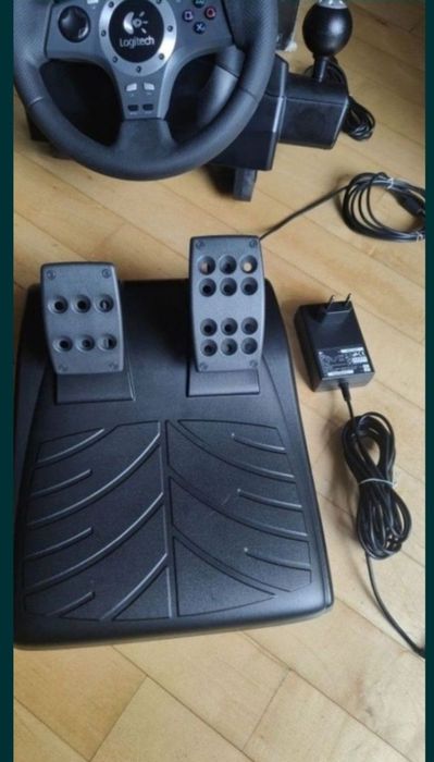 Volan Logitech Driving Force Pro PlayStation 3 PS2 PC-ca și nou cutie