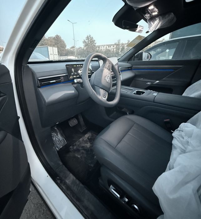 **Dongfeng 008 gibrid ultra