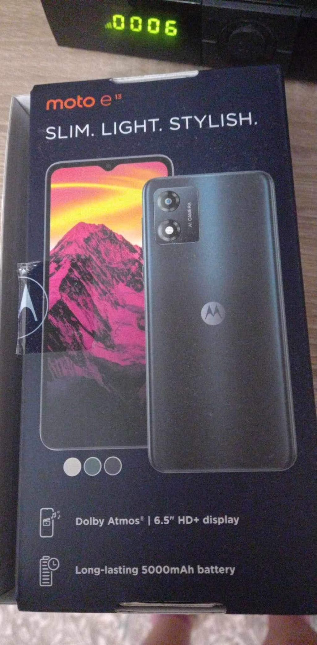 Motorola e13 телефон