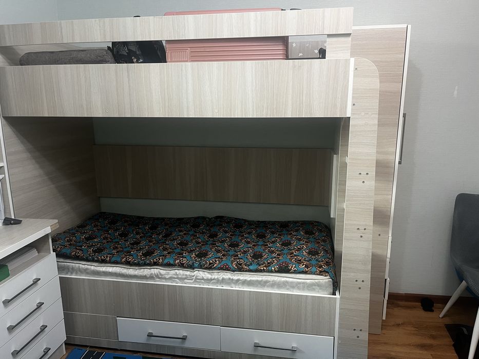 Двухьярусная кровать