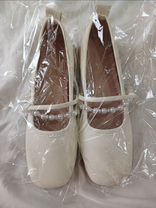 Женские босоножки