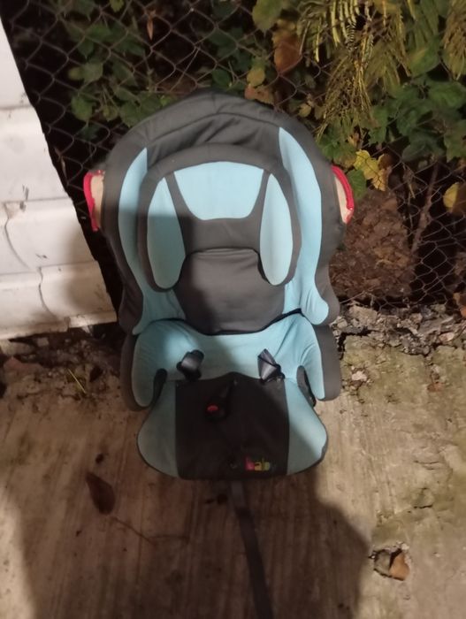 Vand URGENT Scaun copii Masina