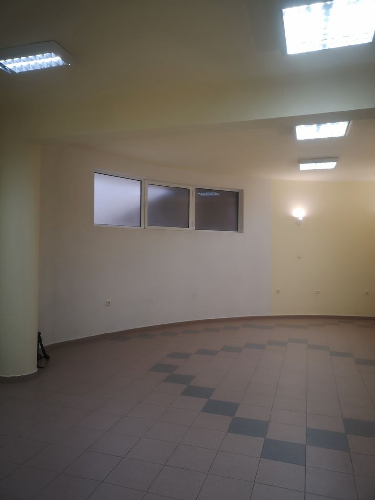 Дава се под наем Офис в Хасково, Център - 72 кв.м за 331.5 € - Снимка #2