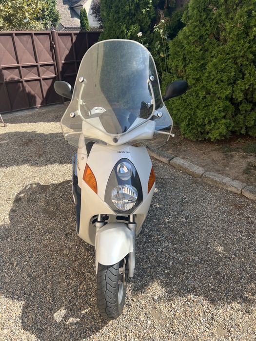 Scooter Honda SH 150…Yamaha 426 full cross…