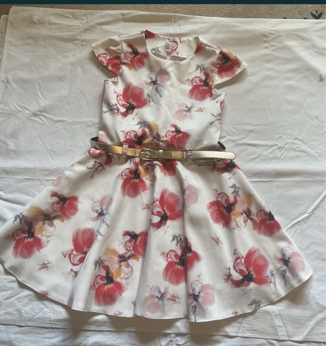 Rochie fetite cu bolerou alb