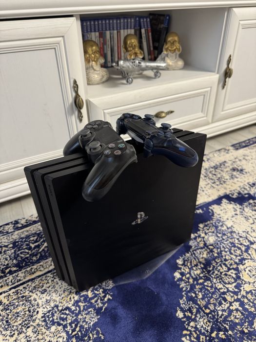 PS 4 PRO 1 TB si 2 controllere