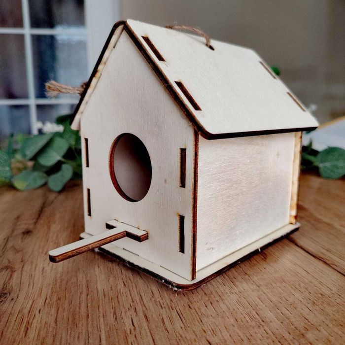 Cutie din lemn pentru pasari - activitate pentru Saptamana Verde