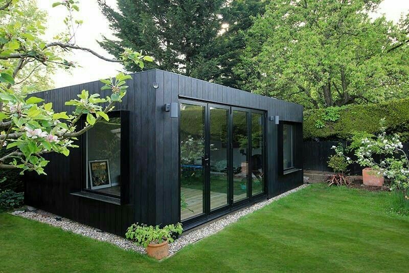 Container modular imbracat in lambriu negru model nou pentru gradina