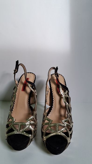 Елегантни сандали