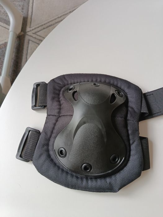 Налакетници или наколенки