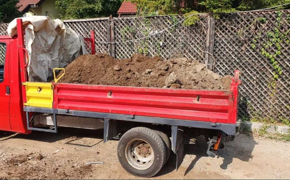 Transport moloz debarasări mobila resturi curatare teren amenajare