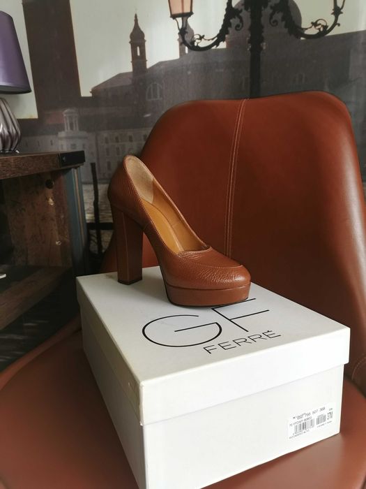 Оригинални обувки GF FERRE