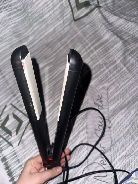 Выпрямитель/утюжок для волос